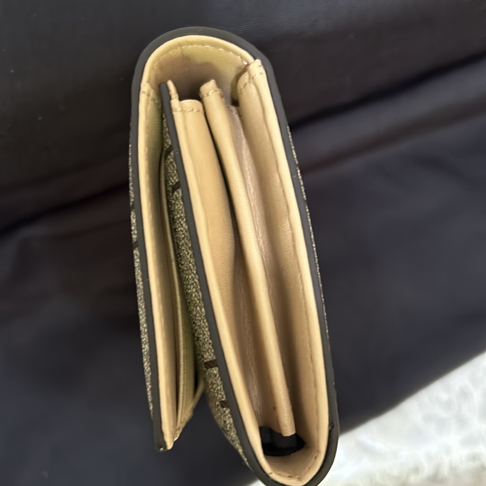 Wallet - Picture 4 of 10